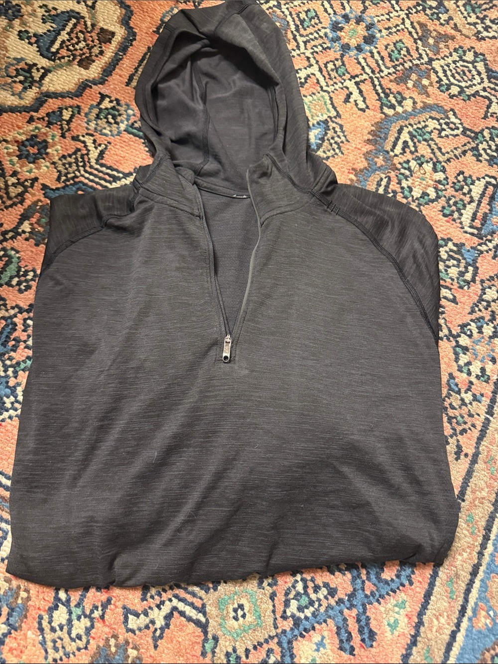 lululemon athletica Men's Long Sleeve Hooded Pullover in Dark Gray